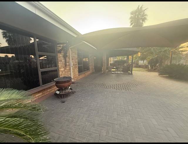 3 BEDROOM HOUSE FOR SALE IN FLORA GARDENS